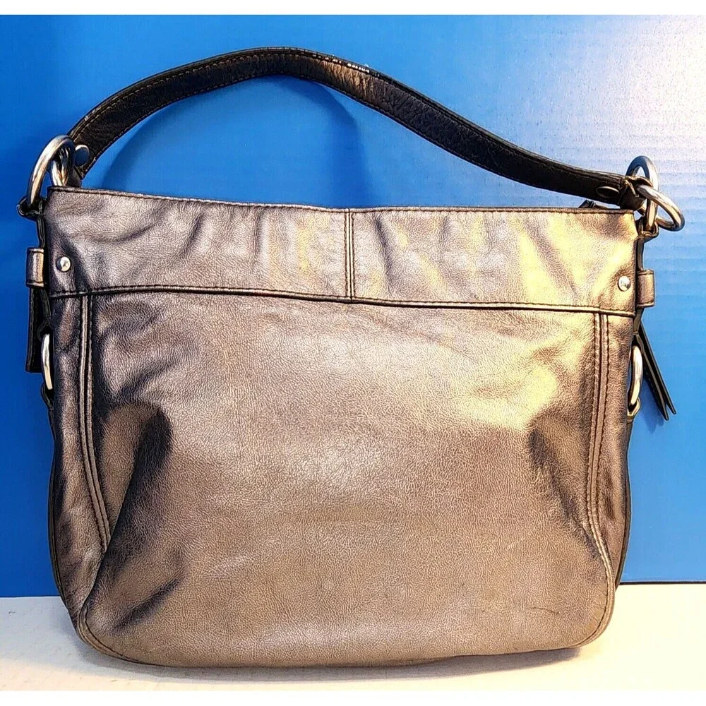 Coach Caramel and Brown Leather Shoulder Bag Size Medium